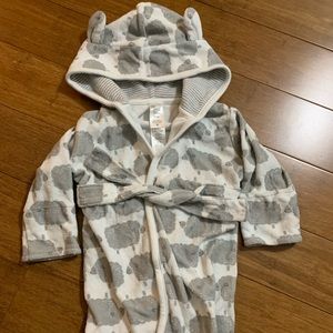 Baby robe. With ears! 🐑